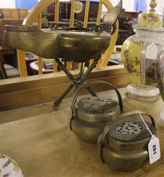 2 Chinese hand warmers and a bronze oil lamp